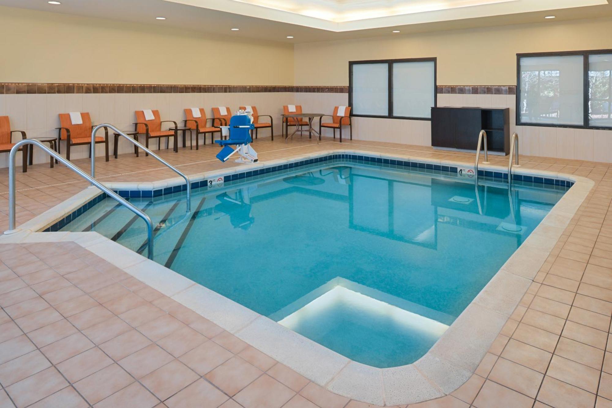 Hotel Courtyard By Marriott Milwaukee North/brown Deer Brown Deer