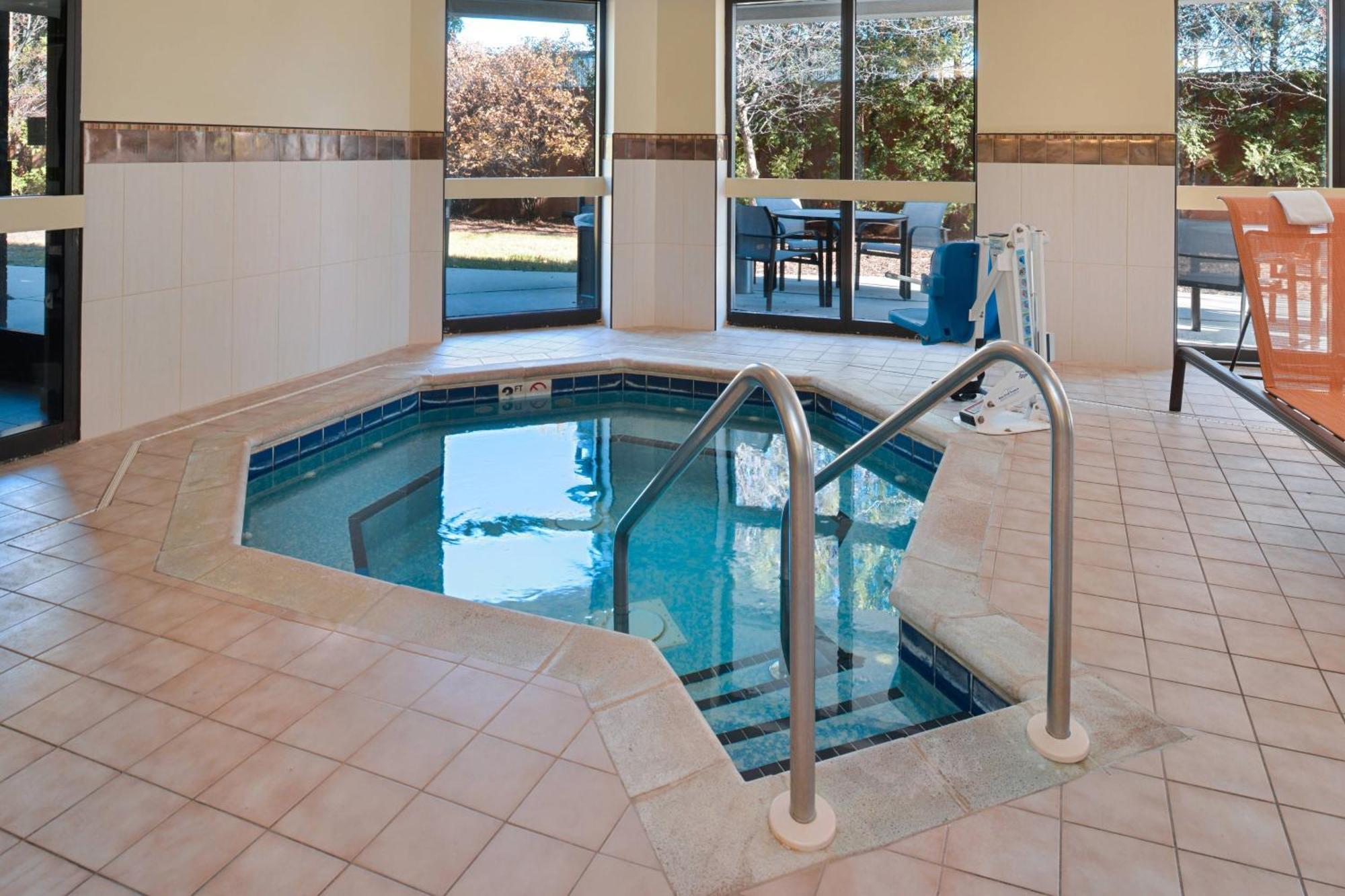 Courtyard By Marriott Milwaukee North/brown Deer Brown Deer