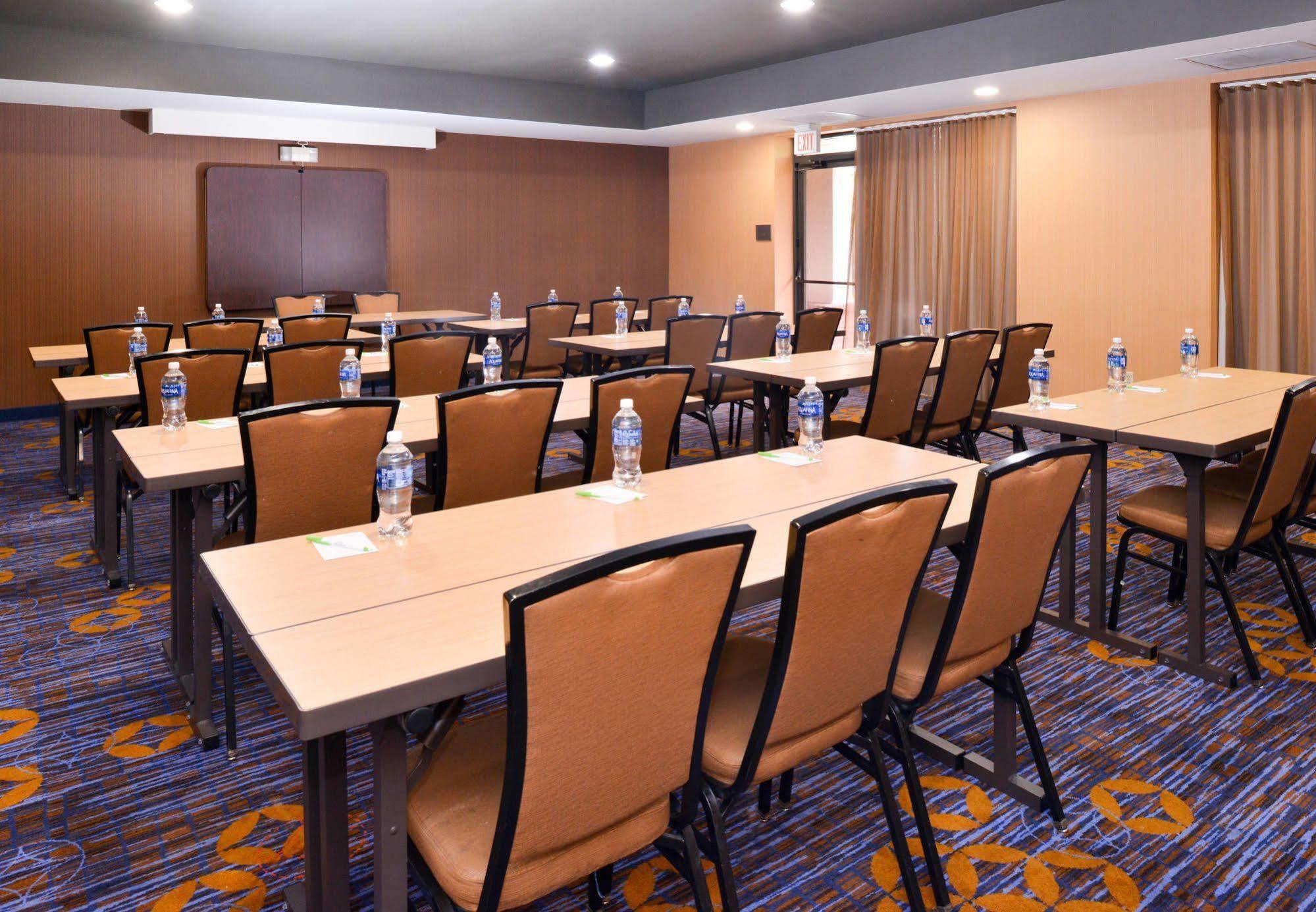 Hotel Courtyard By Marriott Milwaukee North/brown Deer